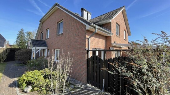 Neuwertig, modern und für den Einzug bereit. DHH in Kaltenkirchen!