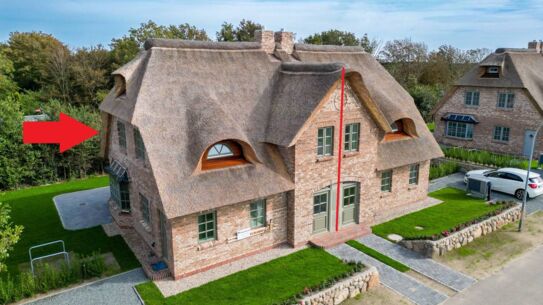 Doppelhaushälfte unter Reet - Neubau am Weg zum Strand mit genehmigter Ferienvermietbarkeit