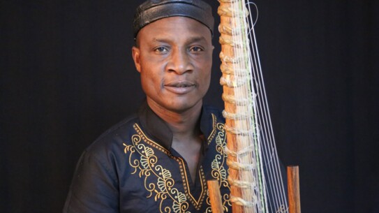 Adjiri Odametey - Afrikanische Weltmusik im Hof Lübbe