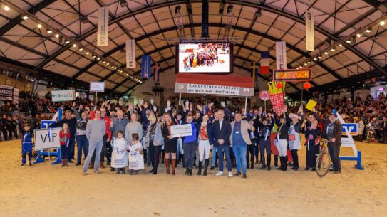 Teamgeist trifft Gänsehaut: Schauwettbewerb der Reitvereine bei den VR CLASSICS
