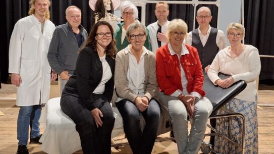 "Und alles auf Krankenschein" im Kleinen Theater am Markt