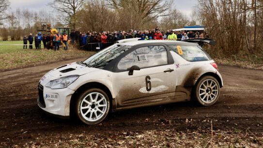 "Wenn Motorensound auf Teamgeist trifft" 2. ADAC Rallye Südholstein in Stuvenborn