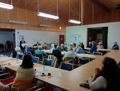 Döntjes, Deerns un Dösbaddel – Geschichten op platt und hochdeutsch