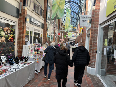 Ostermarkt der Kunsthandwerker begeistert Besucher/innen in der MOORBEK PASSAGE