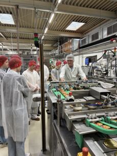 75 Schülerinnen und Schüler entdecken regionale Ausbildungsbetriebe