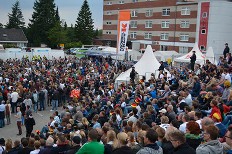 6. Public Viewing in der „MÖBEL KRAFT ARENA“ (Fotogalerie und TV-Bericht)