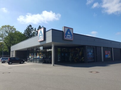 Selbstbedienung! Täter bricht bei ALDI in Bad Bramstedt Kasse auf und flieht