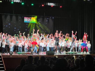 TC Roland begeistert bei Weihnachtsfeier im Kurhaustheater Bad Bramstedt