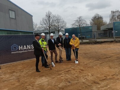 Spatenstich für Erweiterungsbau – SMB investiert in den Standort Quickborn