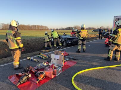 Schwerer Verkehrsunfall - Passanten retten Fahrer
