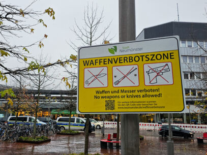 Ob das Täter abhält? Bahnhof Neumünster ist jetzt Waffenverbotszone!