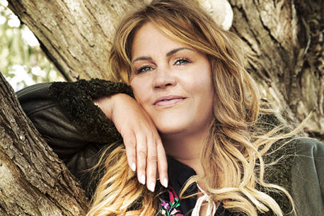 „jugend creativ“ startet mit Schirmherrin Ilka Bessin
