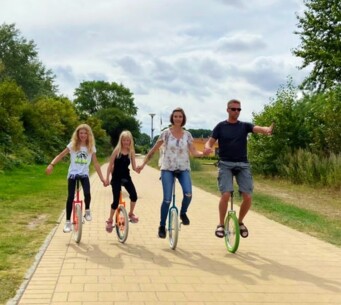Familien in Bewegung - gemeinsam das Einradfahren