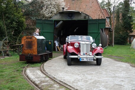 Historische Technik neben der Natur im Himmelmoor