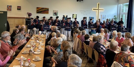 Shantychor die Alstermöwen begeistert beim Seniorencafé