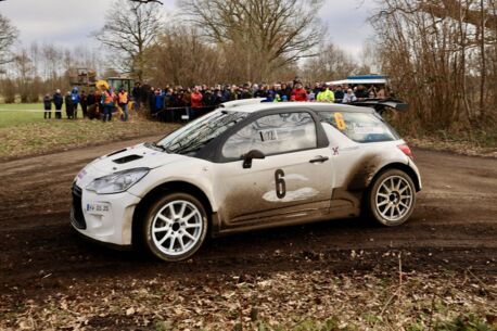 "Wenn Motorensound auf Teamgeist trifft" 2. ADAC Rallye Südholstein in Stuvenborn