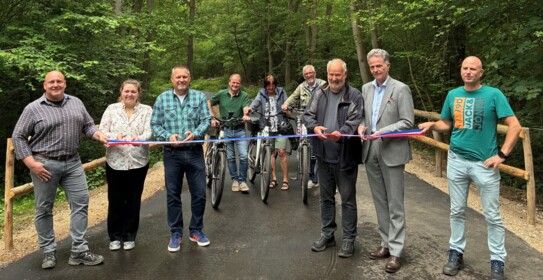 Neuer Radweg zwischen Negernbötel und Hamdorf offiziell freigegeben