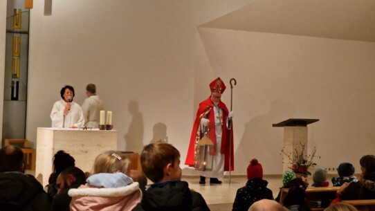 St. Martin kommt! Martinfeier und Laternenumzug