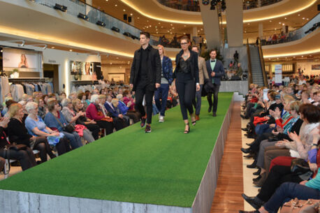 Fashionshow: Es geht sportlich ins Büro! (Fotogalerie)