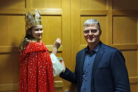 Sternsinger segnen Rathaus der Stadt Kaltenkirchen