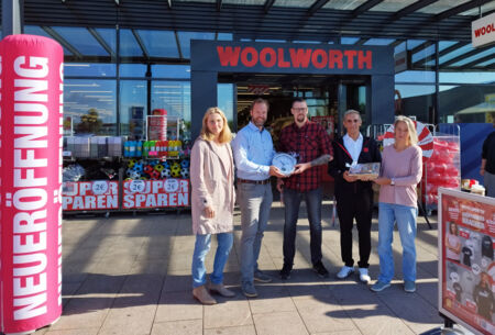 Bürgermeister Stefan Bohlen besucht neu eröffnete Woolworth-Filiale im Ohland-Park
