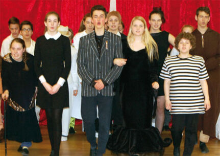Musikschule auf der Bühne: „The Addams Family“