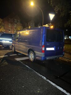 Polizei weckt alkoholisierten Fahrer an Ampel