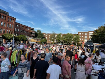 Nachtflohmärkte - Besondere Fundstücke und sommerliche Atmosphäre
