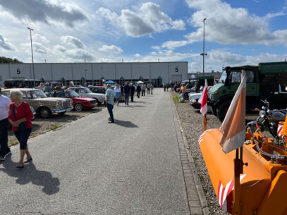 Über 500 Oldtimer auf dem Freigelände der Holstenhallen