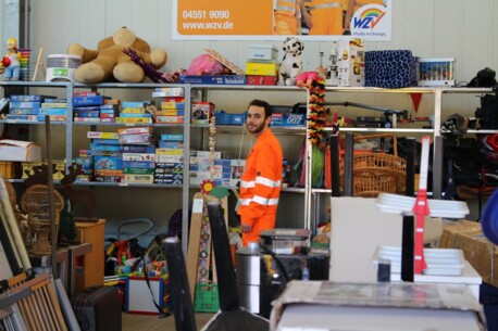 Stöbern, entdecken, Gutes tun – Trödelmarkt auf dem Recyclinghof Schmalfeld