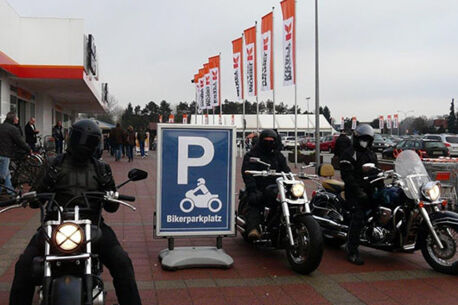 Helm auf, Visier runter - 6. große Motorradschau