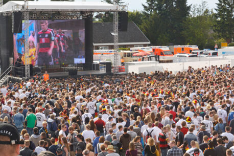Public-Viewing in der „Möbel Kraft Arena“ (Fotogalerie)