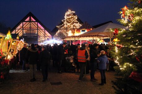 11. Weihnachtsmarkt der Kunsthandwerker im Feuerwehrmuseum Schleswig-Holstein