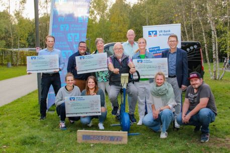 10.300 Euro aus ParkFunkeln -Aktion der VR Bank in Holstein