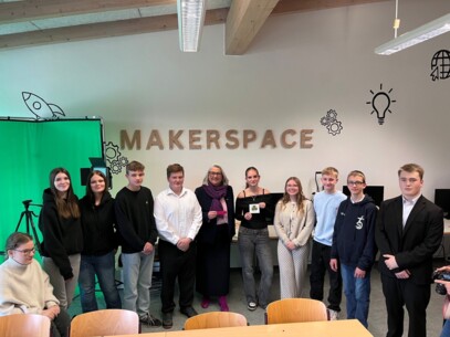 Bildungsministerin Dr. Dorit Stenke besucht Makerspace der Schule im Alsterland