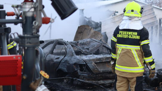 Großbrand drohte auf Öltank überzugreifen