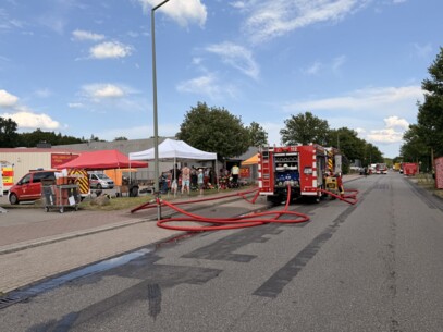 Erneute Brandentwicklung in Lagerhalle im Industriegebiet Süd