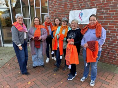 Aktion „Orangener Schal“: Zeichen der Solidarität in Quickborn