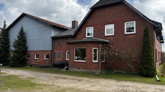 Zwei Häuser in ländlicher Lage von Groß Niendorf