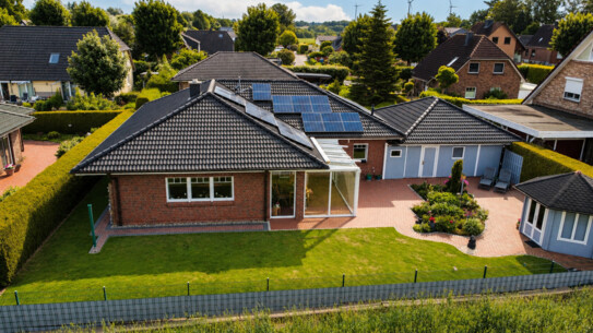 Moderner, heller und ruhiger Bungalow in Feldrandlage