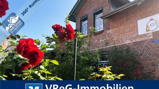 Absolut zentral und doch für sich! Einfamilienhaus mit angebautem Gewerbeteil in Itzehoe