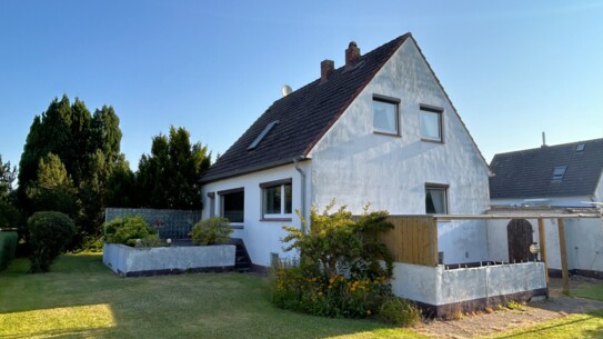 Kompaktes Einfamilienhaus mit Garten, Terrasse & Vollkeller in Rethwisch
