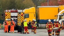 Gefahrguteinsatz! Zwölf Personen bei Austritt von Batteriesäure verletzt