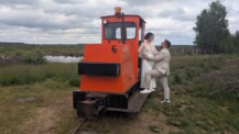Heiraten zwischen Lokomotiven und Moor: Erste Trauung bei der Torfbahn im Himmelmoor