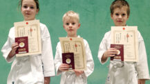 Karate von Anfang an: Nachwuchs besteht Prüfung