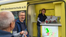 Labormobil testet Brunnenwasser in Bad Bramstedt
