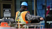 Leichter Anstieg der Zahl der Arbeitslosen in Neumünster im Vergleich zum Vorjahr