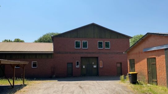 Entdecken Sie die Möglichkeiten - Resthof mit Einfamilienhaus und Hausweide in Langeln