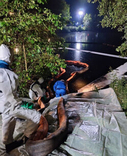 Illegaler Öleintrag verschmutzt Regenrückhaltebecken am Krückauwanderweg