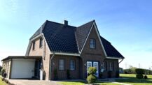 Alleinlage! - Neuwertiges Friesenhaus in KfW 55-Standard auf dem Lande